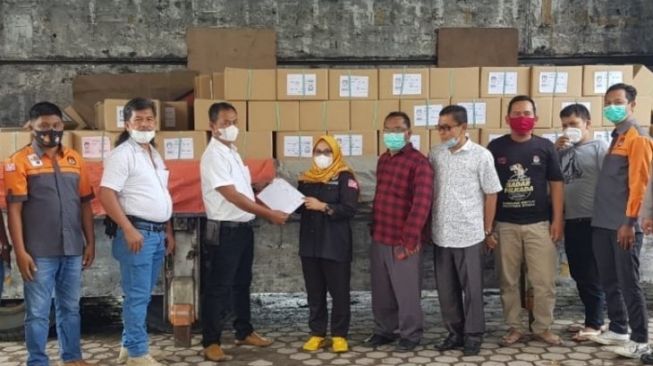 Tiba di Gudang, Surat Suara Pilkada Simalungun Akan Disortir dan Dilipat