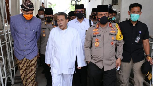 Bahas Persoalan Bangsa, Ganjar Ajak Kapolda Jateng Temui Habib Luthfi