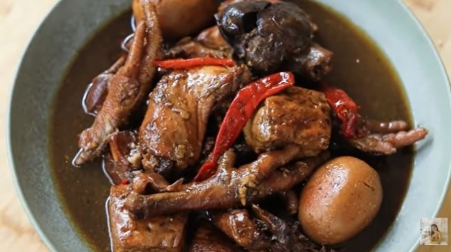 Resep Ayam Kecap Mantap, Empuk dengan Bumbu Meresap