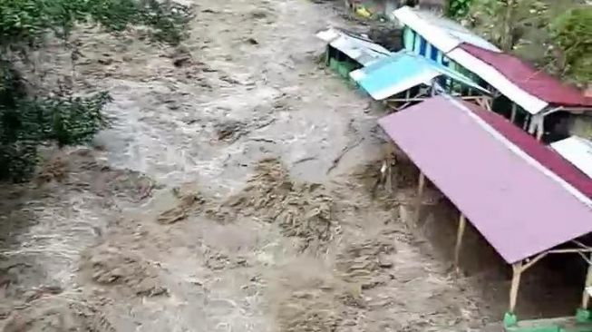 Sungai Sembahe Dapat Kiriman Banjir