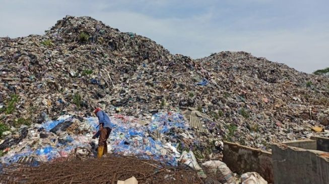 TPA Randukuning Overload Sampah Plastik, DLH Batang Minta Ini ke Warga