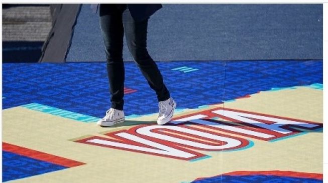 Kamala Harris Sering Pakai Converse Chuck Taylors.  (Dok: Instagram/kamalaharis)