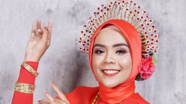 Lulusan Ponpes, Titi Kurniati Amelia Merambah Dunia Musik Dangdut