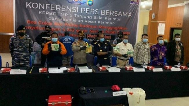 Peredaran 4,2 Kg Sabu di Karimun Digagalkan, 2 Kurir Ditangkap