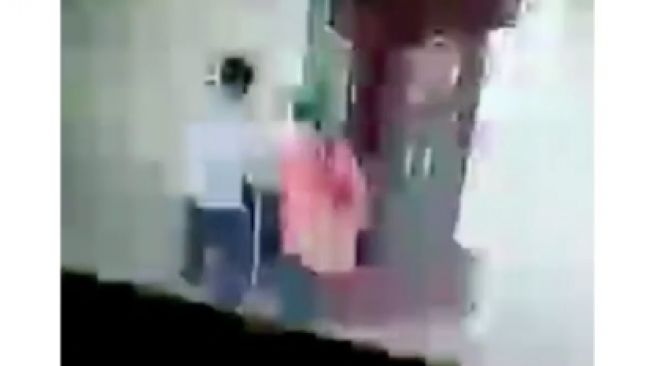 Viral Rekaman CCTV Pencurian Kotak Amal di Malang, Diduga Satu Keluarga
