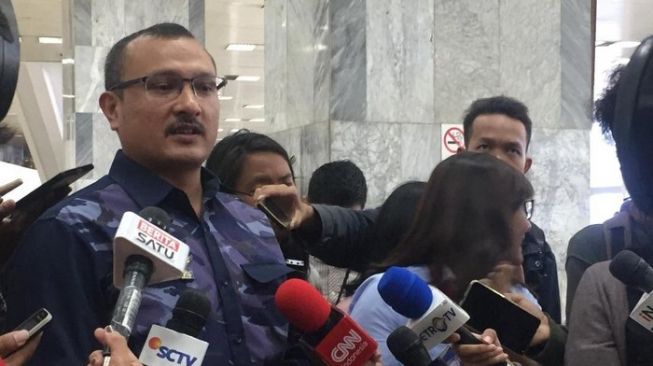 Tajam! Ferdinand: Sebaiknya Fadli Zon gabung FPI