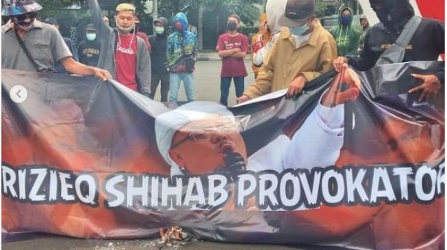 Habib Rizieq Kabur dari RS UMMI Bogor, Takut Dites Covid-19 Ulang?