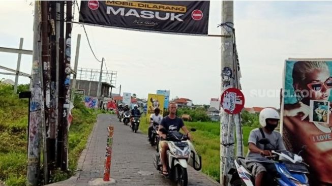 Dikenal Sebagai 'Jalur Neraka', Pemobil Masih Bandel lewat Shortcut Canggu