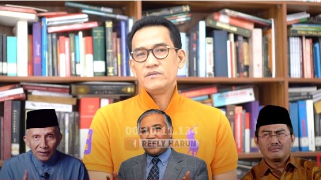 Anies Baswedan Baca Buku Soal Demokrasi, Refly Harun: Sindiran Keras