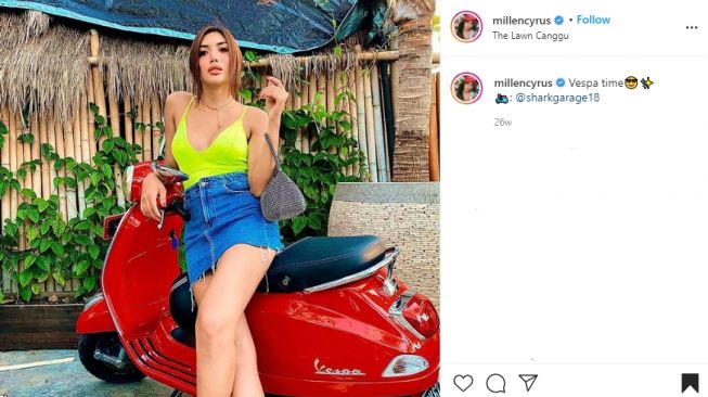 Deretan potret Millen Cyrus dengan motor. (Instagram)