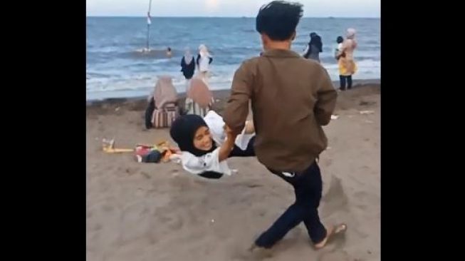 Ending Pasangan Ini Gagal Uwu, Warganet: Cowoknya Punya Dendam
