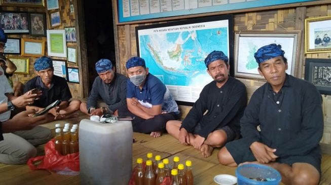 Lembaga Adat Sita dan Musnahkan Madu Palsu di Kawasan Wisata Baduy