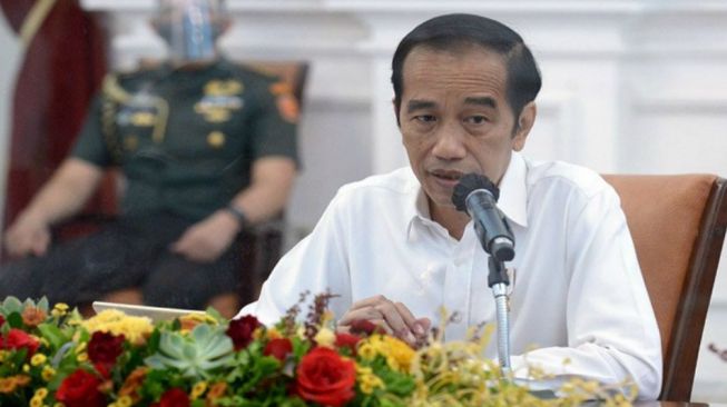 Presiden Jokowi Ingatkan Satgas COVID-19 dan Gubernur Soal Rem dan Gas