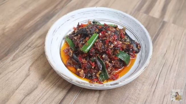 Wajib Coba! Resep Sarden Rica-rica Khas Manado ala Devina Hermawan