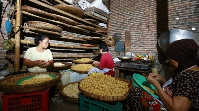 Setelah PHK, Maulana Yusuf Sukses Usaha Kuliner Lewat KUR Super Mikro BRI