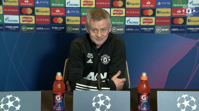 Manajer Manchester United, Ole Gunnar Solskjaer dalam konferensi pers virtual jelang laga Liga Champions 2020/2021 kontra Istanbul Basaksehir di Old Trafford, Manchester. [Tangkapan layar kanal YouTube resmi Manchester United]