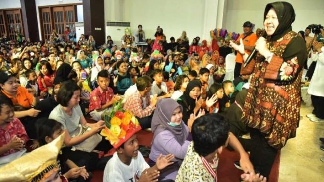 10 Tahun Kepemimpinan Tri Rismaharini, Pendidikan Gratis Terus Dikembangkan