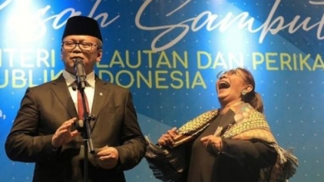 Gokil! Warganet Bikin 7 Reaksi Susi Pudjiastuti Tahu Menteri KKP Ditangkap