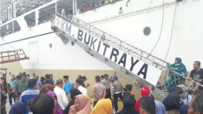 Kapal laut KM Bukita Raya yang sandar di Natuna, sebagai ilustrasi [Batamnews].