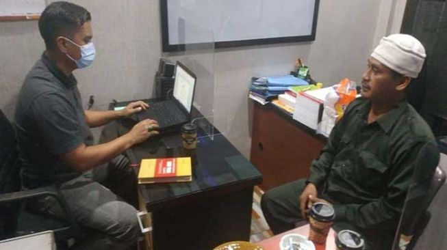 Ketua FPI Pekanbaru Husni Thamrin Mengundurkan Diri?