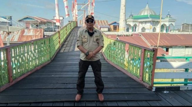 Kisah Hery, Pengabdian Guru Honorer di Pedalaman Kukar yang Serba Sulit