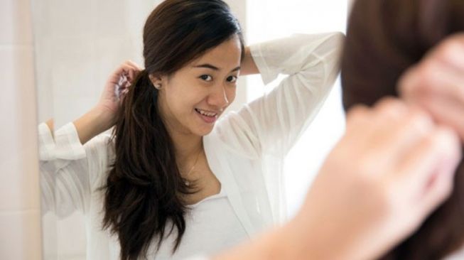 Jangan Lupa Lepas Ikatan Rambut Saat Tidur, Jika Tidak Ini Akibatnya