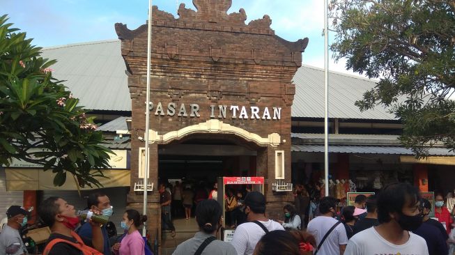 Patuhi Prokes, Pedagang Terus Bertahan dan Harapkan Pandemi Berlalu