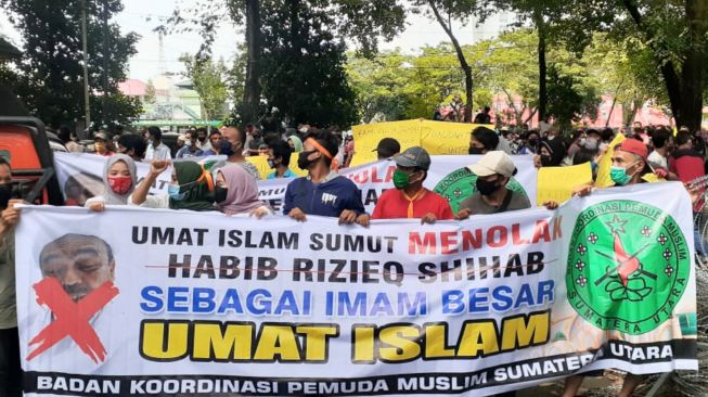 Demo Tolak Habib Rizieq di DPRD Sumut: Kehadirannya Buat Perpecahan