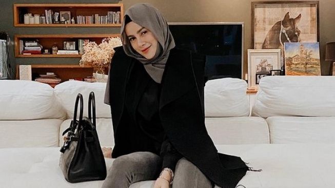 7 Foto Tas Artis Harganya Miliaran, Terbaru Punya Olla Ramlan Rp4,3 Miliar