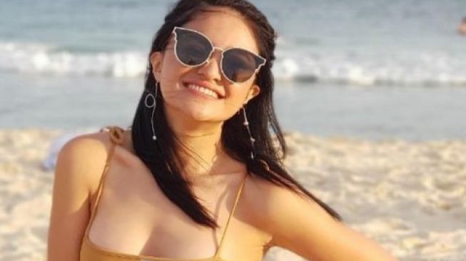 Foto Marshanda Pakai Bikini Di Pantai Perutnya Bikin Netizen Tak 
