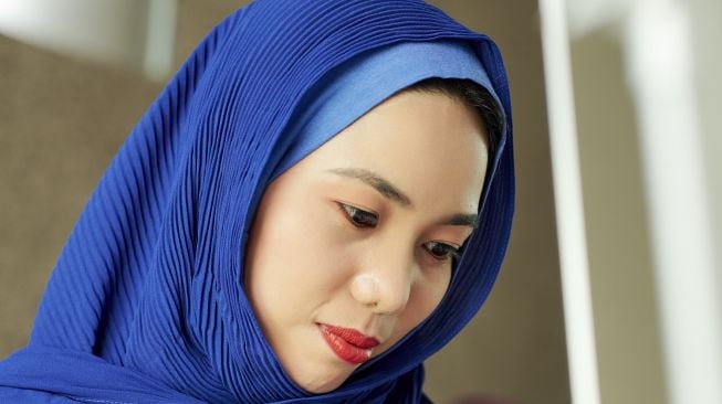 Susah-susah Pakai Hijab Modis Buat Dinas, Wanita Ini Malah Tuai Cibiran