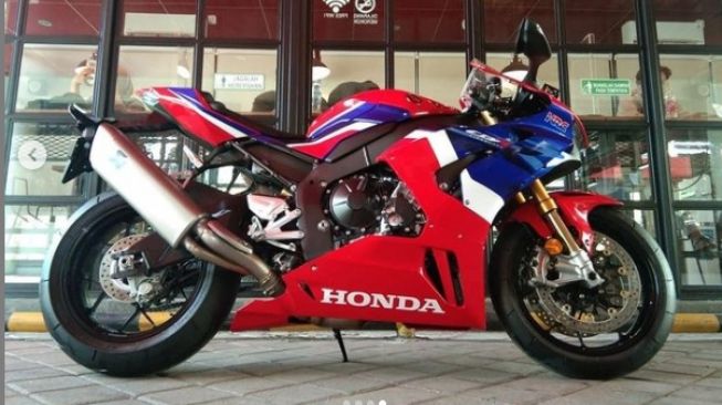 CBR1000RR-R Fireblade resmi dipasarkan di Indonesia dan pria asal Surabaya menjadi pemilik pertama (Instagram)