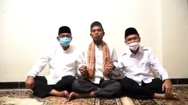 Ustaz Abdul Somad menyatakan dukungan kepada Paslon Akhyar-Salman [Foto: Istimewa]