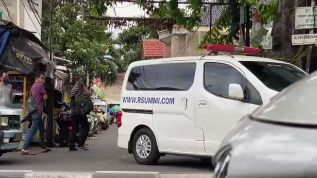 Tiba-tiba Mobil Ambulans RS UMMI Mengarah ke Rumah Rizieq, Ini Faktanya