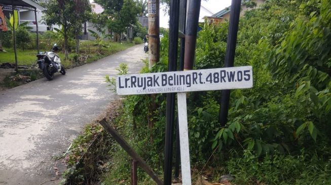 okasi rumah terduga teroris AN, yang diamankan Densus 88 [Sumselupdate]