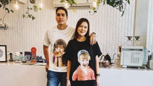 Marcel Chandrawinata dan istrinya, Priscilla Deasy Tirtadjaya [Instagram/@marcelchandra]