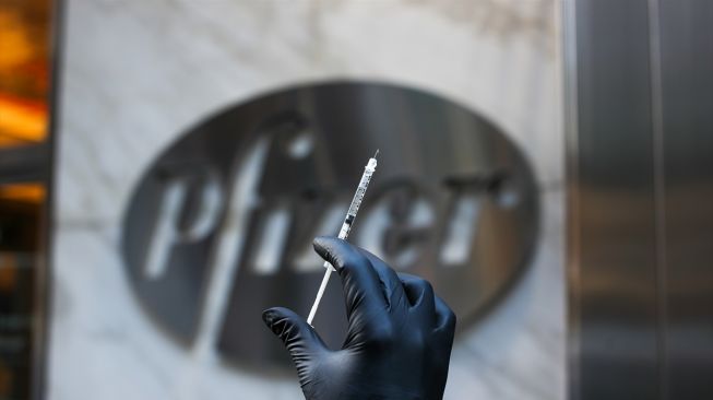 Hits: Vaksinasi Tak Batalkan Puasa, Pfizer Izin Suntik ke Remaja