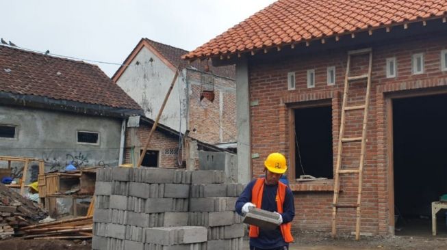 Pembangunan rumah masyarakat menjadi homestay di kawasan Candi Borobudur. (Dok : PUPR)