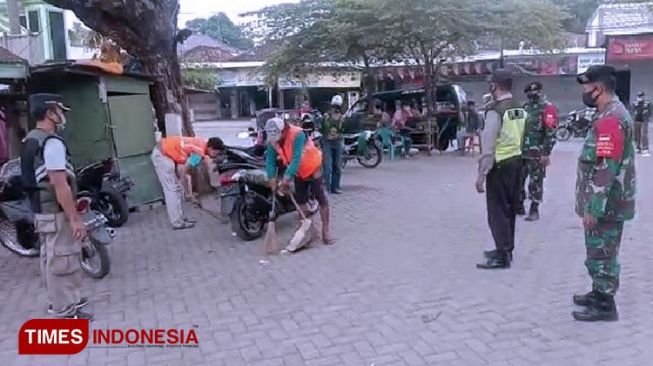 Operasi Yustisi Berbasis Komunitas Tegakkan Protokol Kesehatan di Gresik