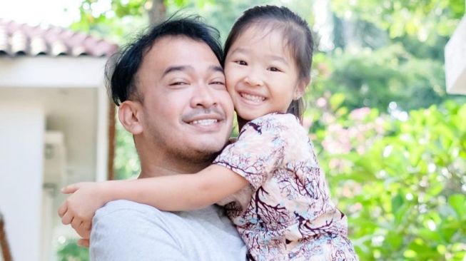 Pertolongan Ruben Onsu ke 3 artis: Kenta kelaparan hingga listrik diputus