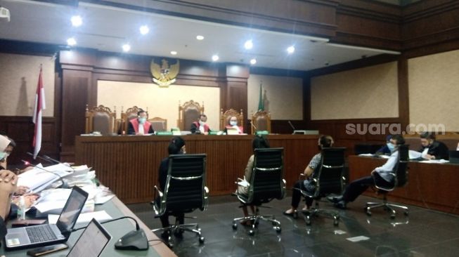 Penampakan para saksi sidang kasus gratifikasi kepengurusan fatwa MA dengan terdakwa Pinangki. (Suara.com/Arga).