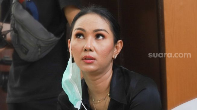 Vicky Prasetyo Jenguk Ibu Mertua, Kalina Oktarani Nyinyir: Tumben, Kemarin Kemana Aja?