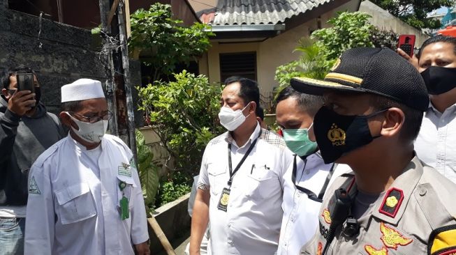 Laskar FPI Hadang Penyidik Temui Rizieq, Pengacara: Kami Tidak Instruksikan