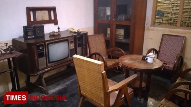 A Return to 70s Food at Café Oemah Dewe Banyuwangi