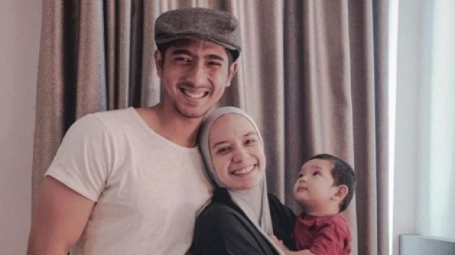 Arya Saloka, Putri Anne, dan anak mereka, Ibrahim [Instagram]