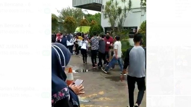 Buruh Pabrik Garmen Kesurupan Massal Di Siang Bolong, Teriak Histeris