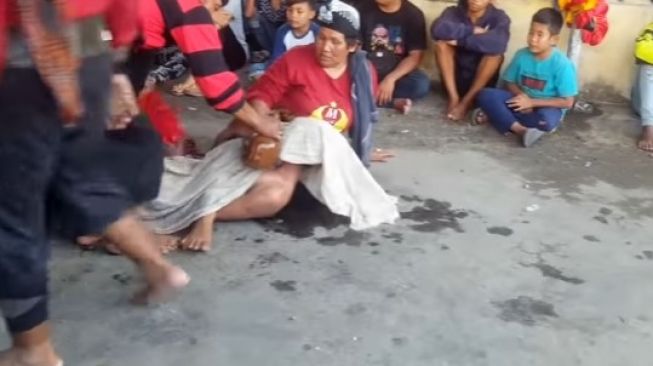 Terpopuler: Viral Jeritan Histeris Ratusan Buruh Sepatu di Garut, Kasus Klenteng Jiu Tian Kung di Sukabumi