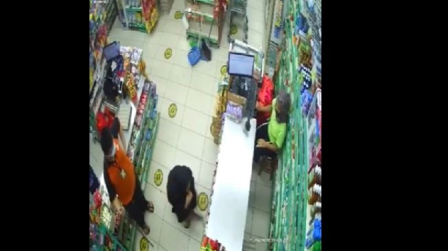 Viral Pria Tampar Kasir Supermarket yang Tengah Hamil 5 Bulan