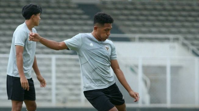 Pemain Borneo FC, Fajar Fathur Rahman sedang berlatih bersama Timnas Indonesia U-19 (dok. Borneo FC)