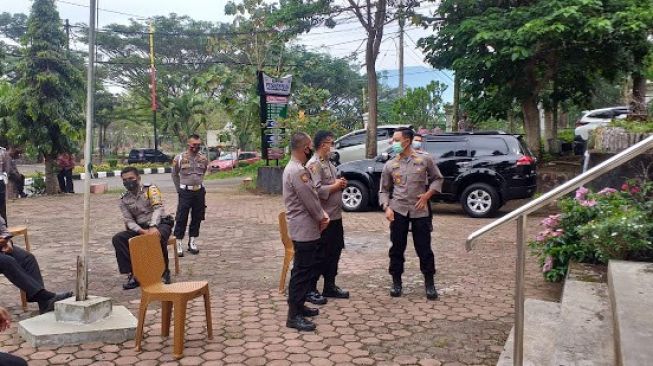 Menghadapi Pilkada Serentak, 240 Personil Polres Tanah Datar Test Swab